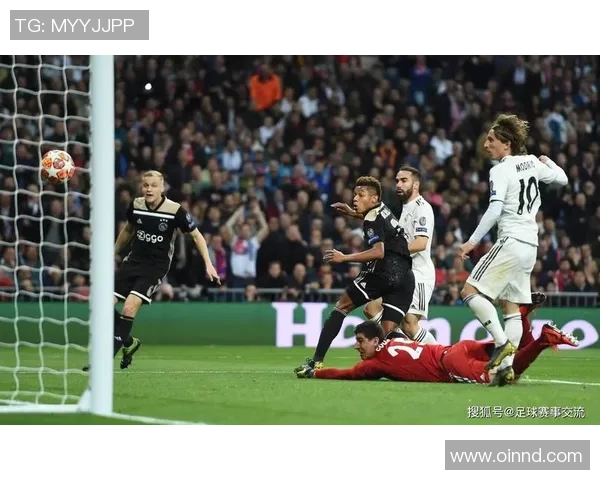 格拉纳达贡巴与马竞的非洲力量足球对决展现激情与实力